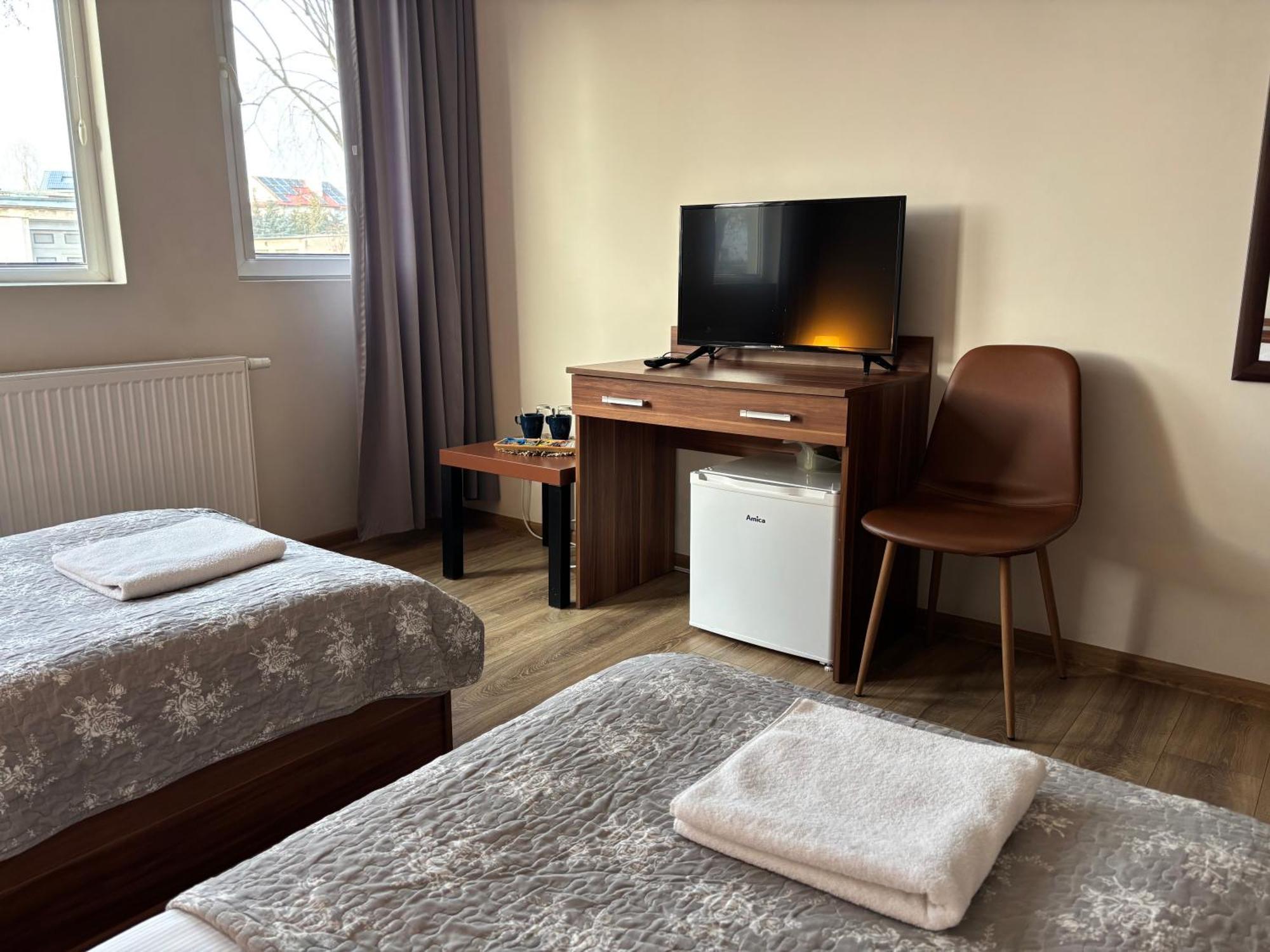 M&A Guest Rooms Łomża Buitenkant foto